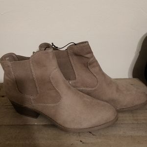 Light brown booties